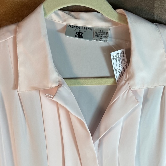 Vintage‎ 90’s work wear blouse. Soft pink. Big shoulder pads. Size 16. Y. - Picture 2 of 6